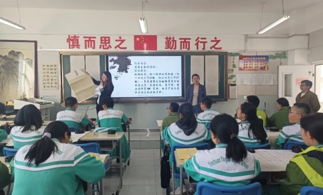 一字一世界，一笔一乾坤——银川英才学校第四届语文学科周软笔书法现场比赛活动